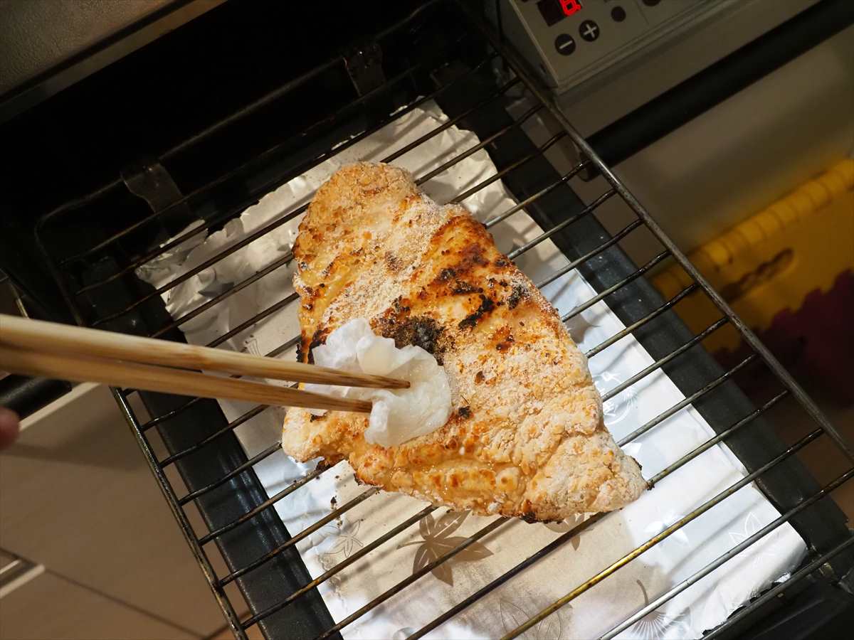 油で揚げずにグルで焼くだけ、鶏むね肉で台湾グルメ、ダージーパイ風