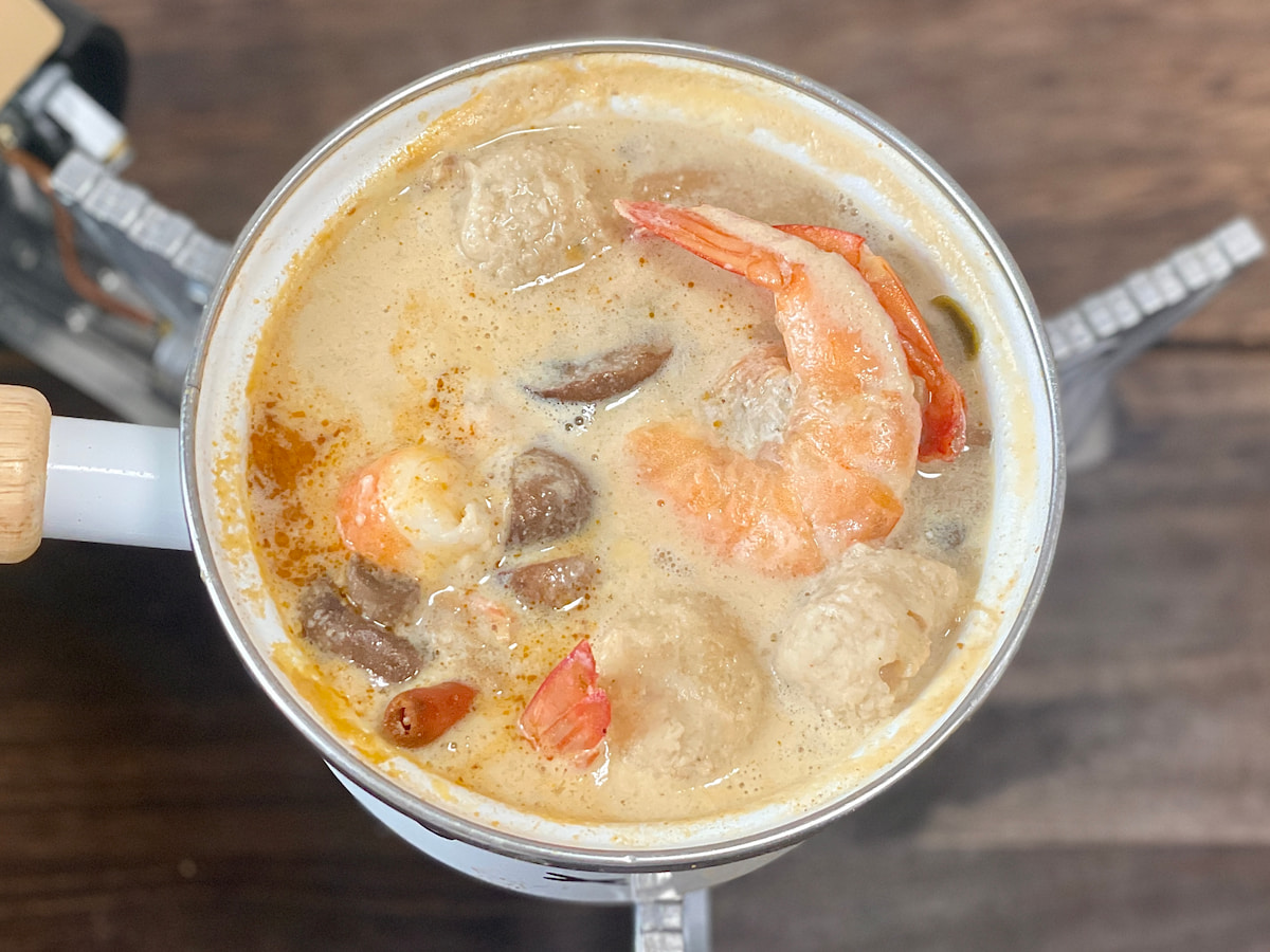 タイ料理好き必見！業スーで人気のピリ辛「トムヤムスープ」は予想を超える本格味