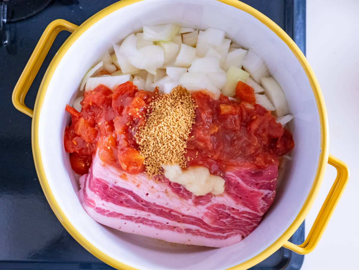 豚肩ロースのトマト煮込み作り方