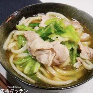 レンジですぐでき♪ランチや休日におすすめ「キャベツうどん」