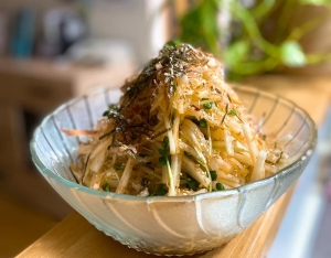 ごま油香る♪シャキシャキおいしい「大根サラダ」