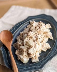 旬のおいしさを味わう♪甘くてみずみずしい「新玉ねぎのサラダ」