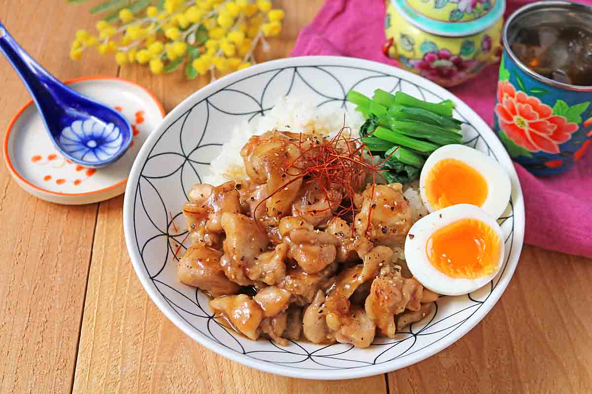 人気の台湾グルメをレンジで簡単に♪「鶏肉の魯肉飯（ルーローハン）風」レシピ
