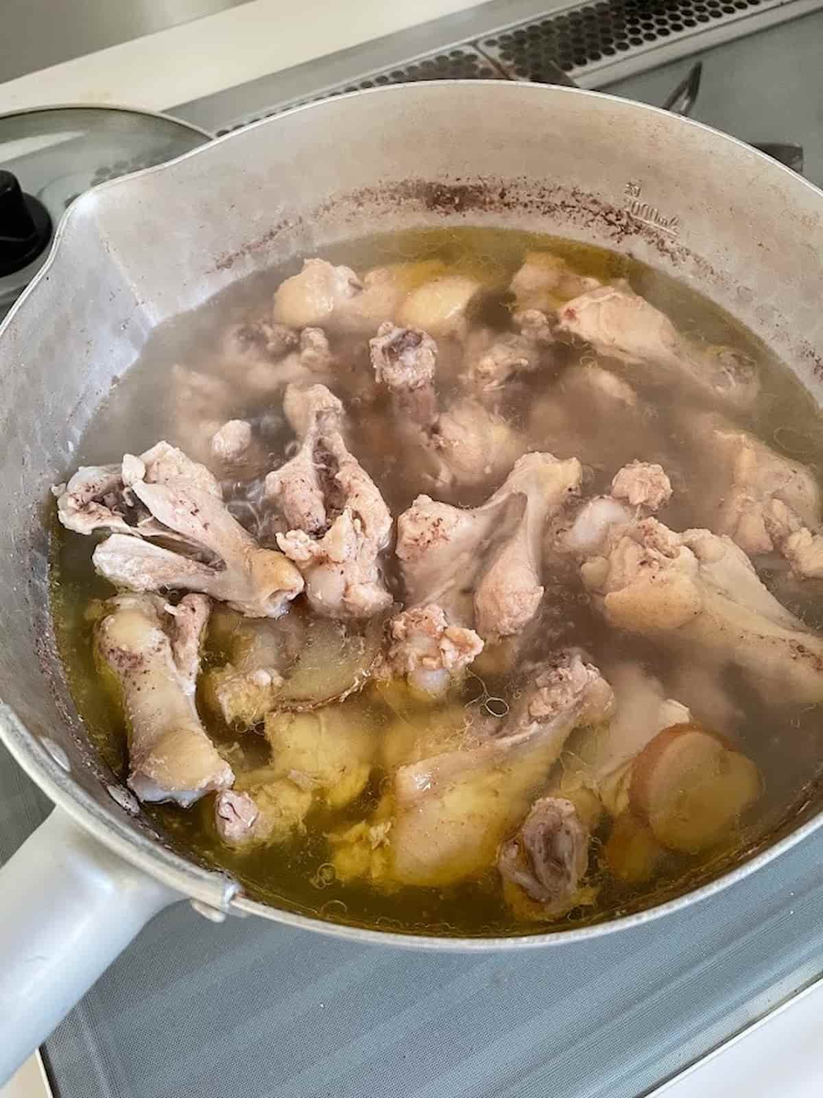 井上かなえ（かな姐）さんの「ほろほろ手羽元の塩スープ煮」レシピ