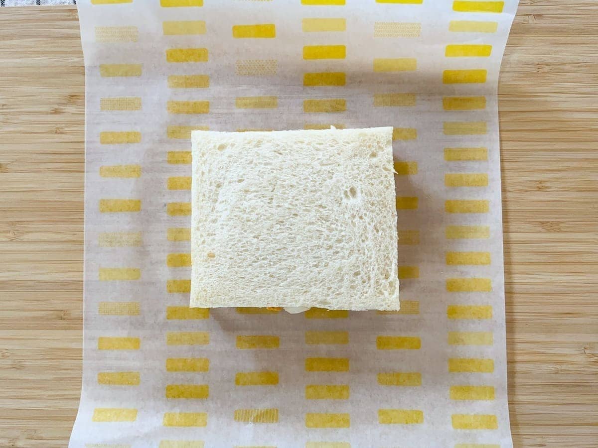 サンドイッチ包み方1
