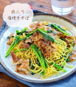 食欲そそる組み合わせ！「豚にら」が主役の麺レシピ