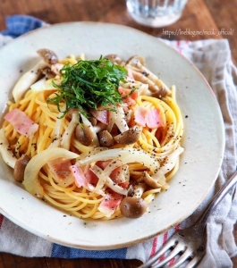 シンプルにおいしい！何度も食べたい「ベーコン×バター」パスタ