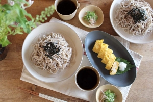 「割れない」そば皿＆そば猪口で、ひんやり麺を楽しもう！