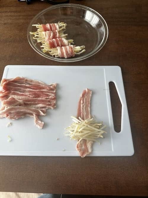 山本ゆりさんの「豚もやしロール」レシピ