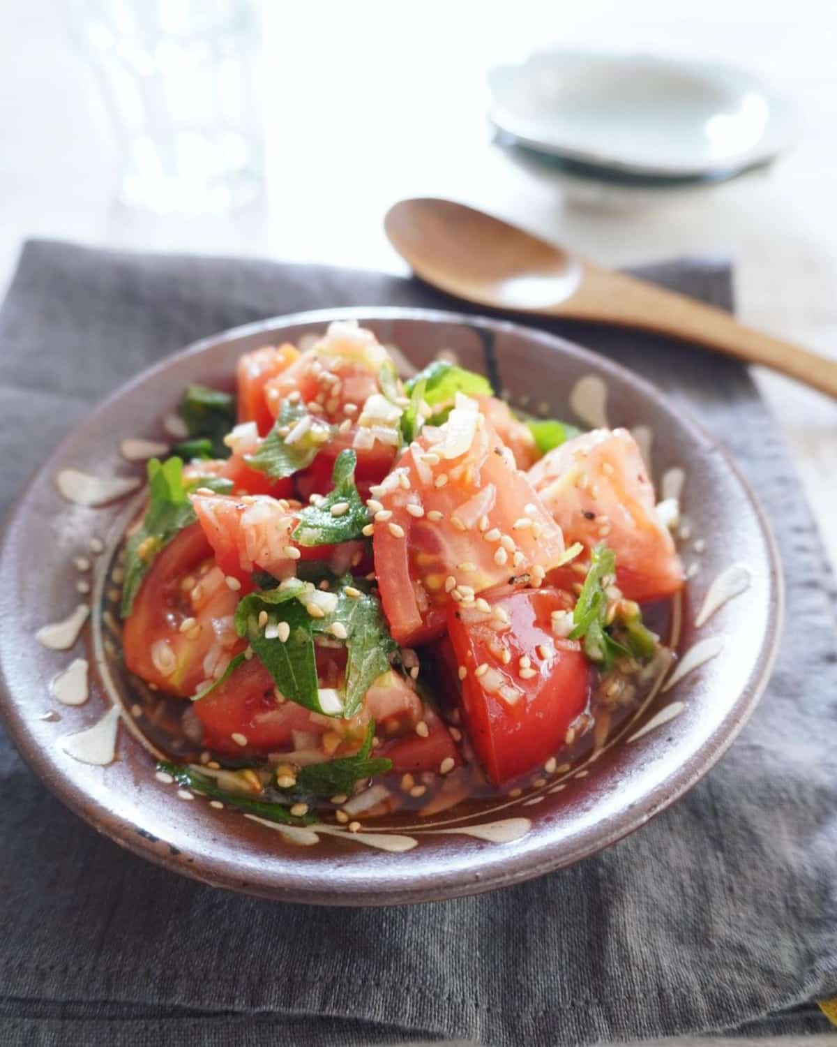 火を使わず簡単に♪「トマト×大葉」のひんやり&さっぱり副菜レシピ