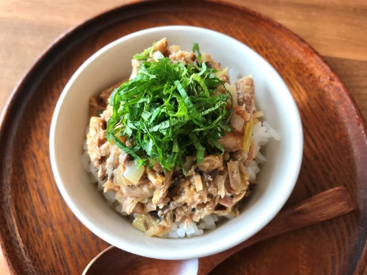 完成写真2　さっぱり梅さばそぼろ丼　まいのおやつ