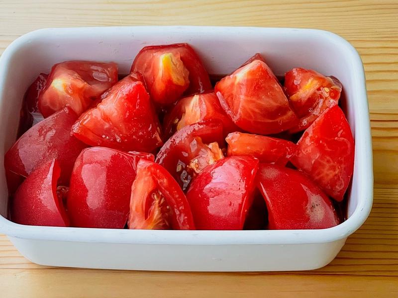 硬いトマトもおいしくなる！スガさんの「トマトで作り置き」5選
