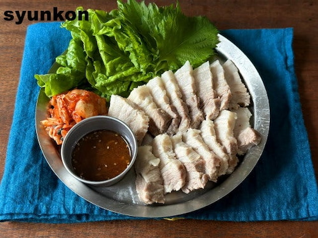 焼肉のたれとレンジで簡単！韓国風ゆで豚「ポッサム」レシピ