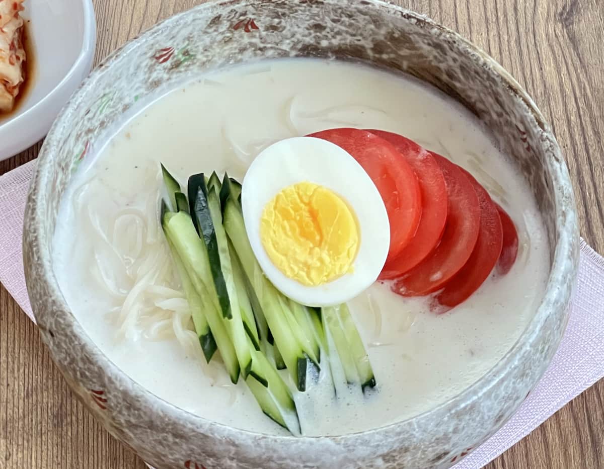 そうめんバリエにも♪絹豆腐×豆乳の濃厚スープが新鮮！韓国の夏は