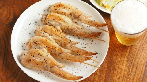 手羽先のガーリック焼き鳥