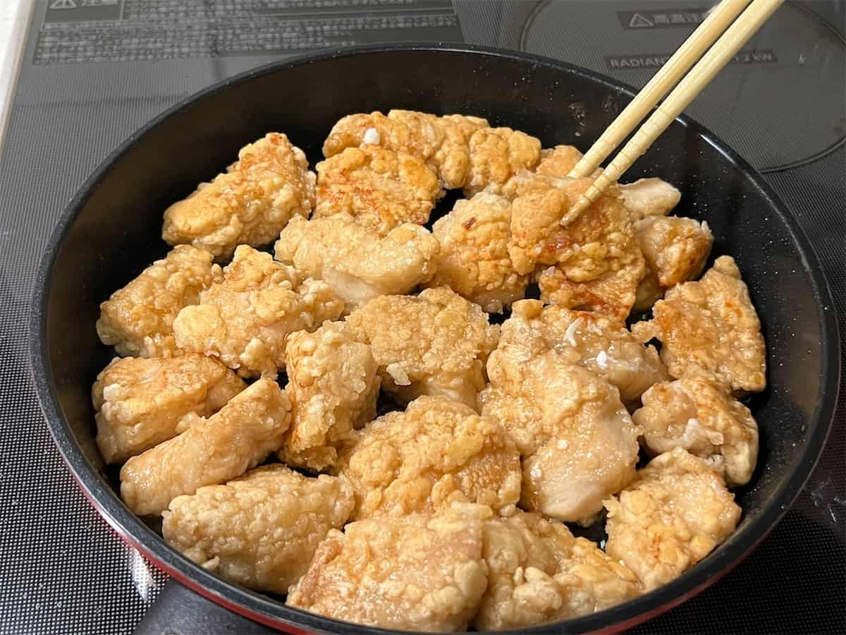 しにゃさんの揚げ油は大さじ3♪「ザクザク白だしから揚げ」レシピ 工程5