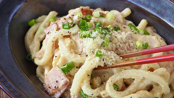 とろ～り濃厚！箸が止まらなくなる「冷凍うどん×チーズ」レシピ