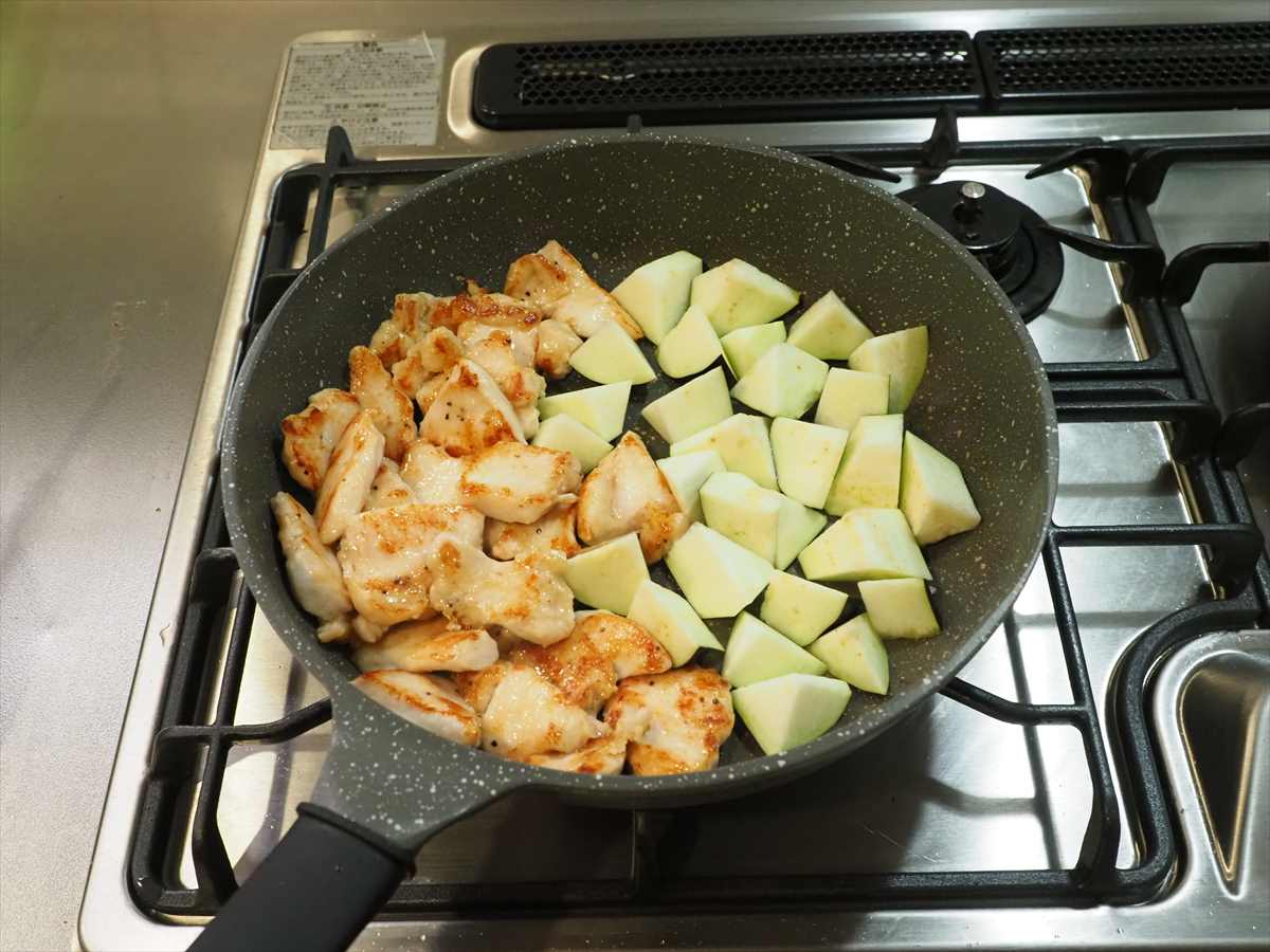 鶏むね肉と夏野菜の韓国味噌炒め