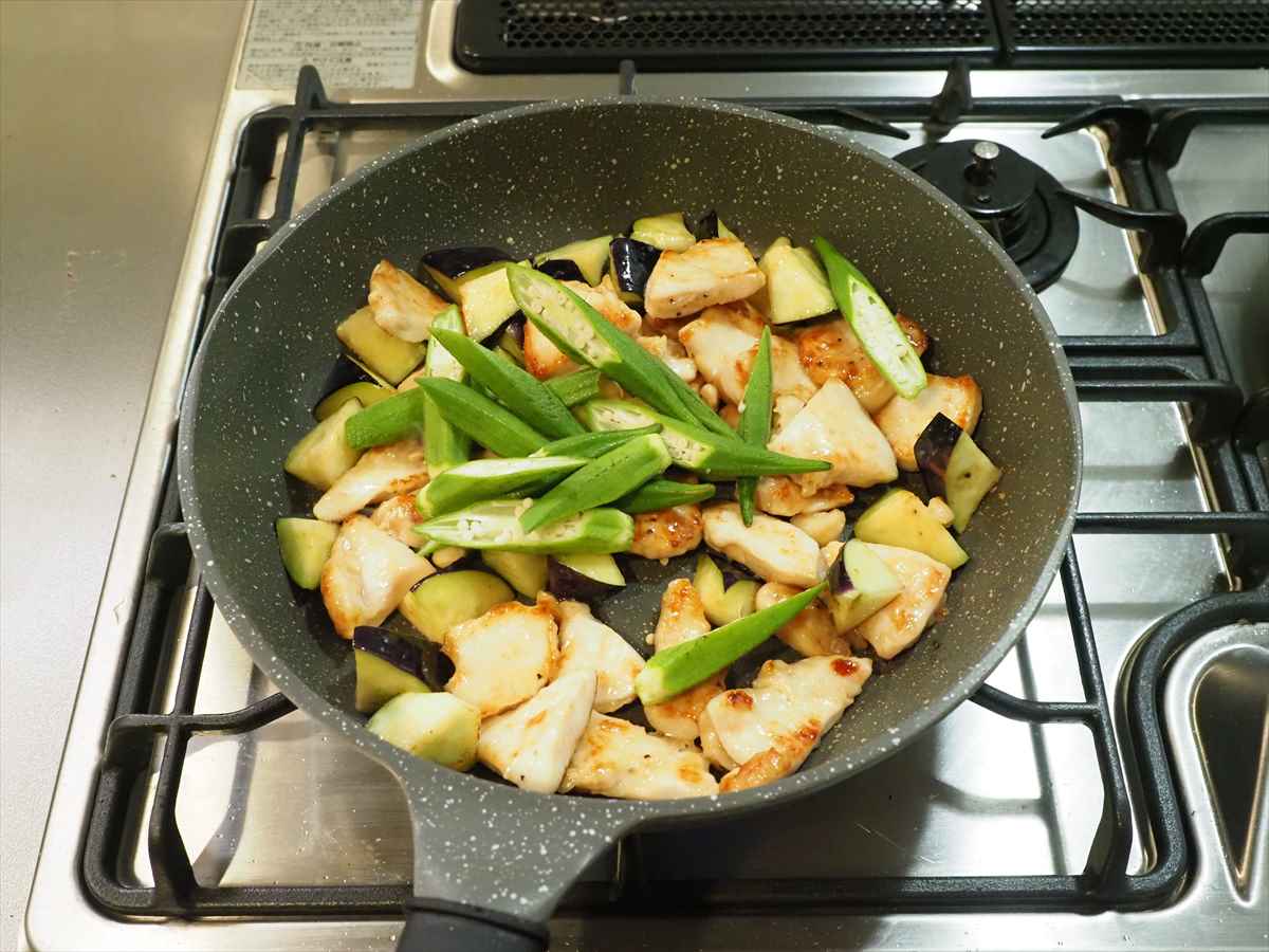 鶏むね肉と夏野菜の韓国味噌炒め