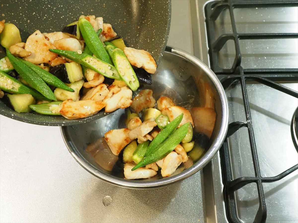 鶏むね肉と夏野菜の韓国味噌炒め