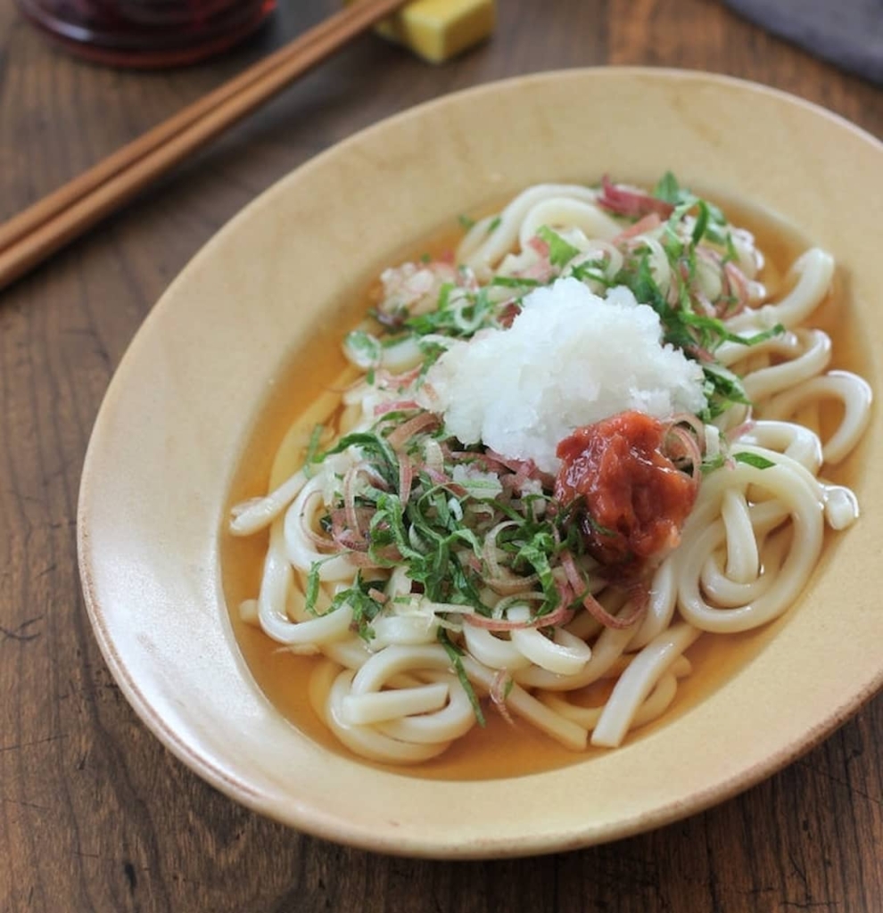 大葉でさっぱり♪火を使わず手軽に作れる「冷やしうどん」