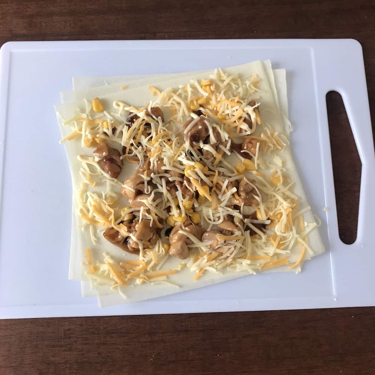 山本ゆりさんの「クリスピー照り焼きチキンピザ」レシピ