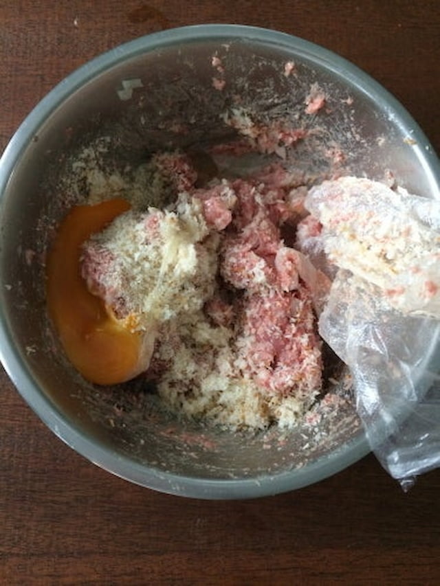 山本ゆりさんの「本気のあらびきハンバーグ」レシピ