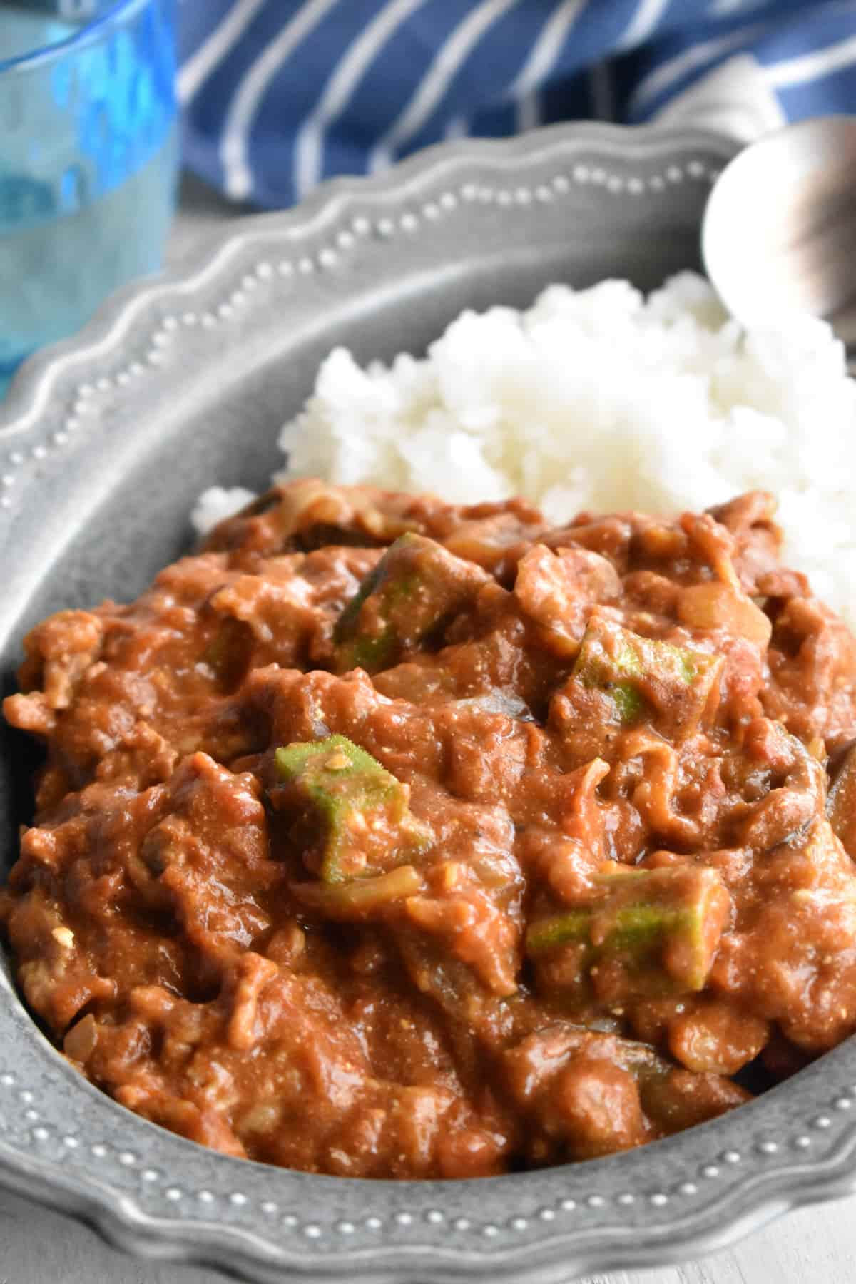 仕上げ(ナスとオクラの無水カレー)