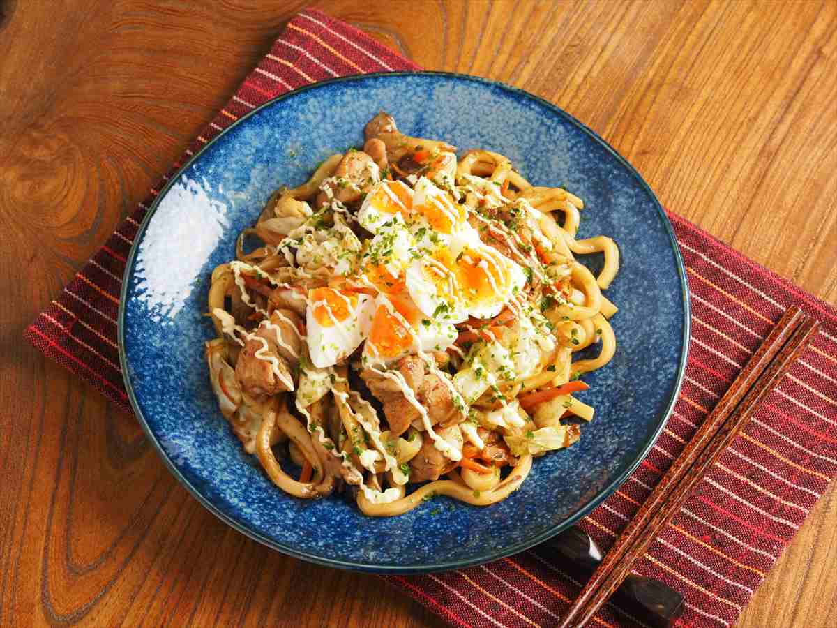 たまごチキン焼きうどん