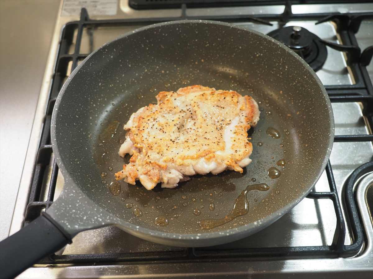 鶏もも肉の照り焼きチキンタルタル丼