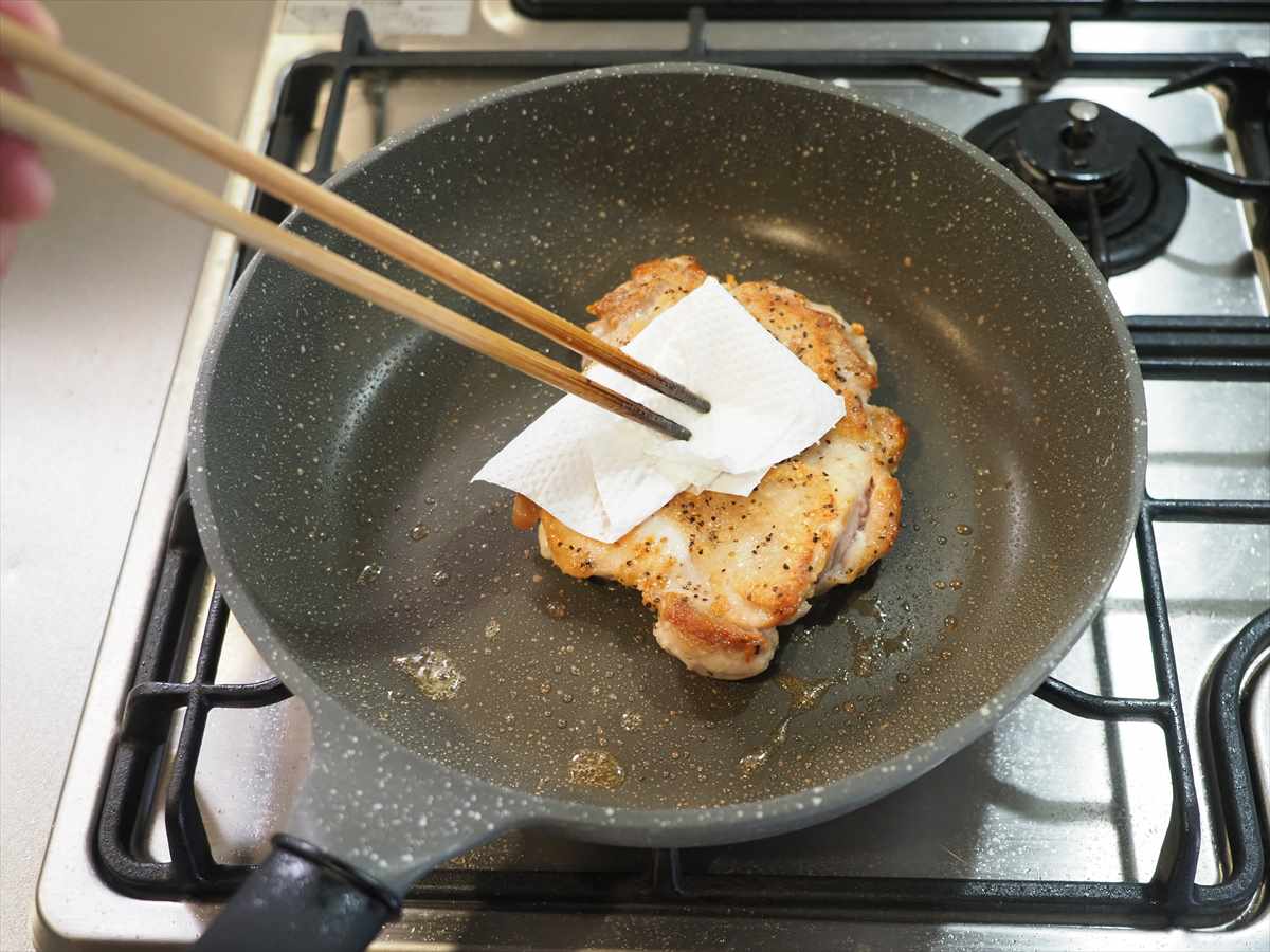 鶏もも肉の照り焼きチキンタルタル丼