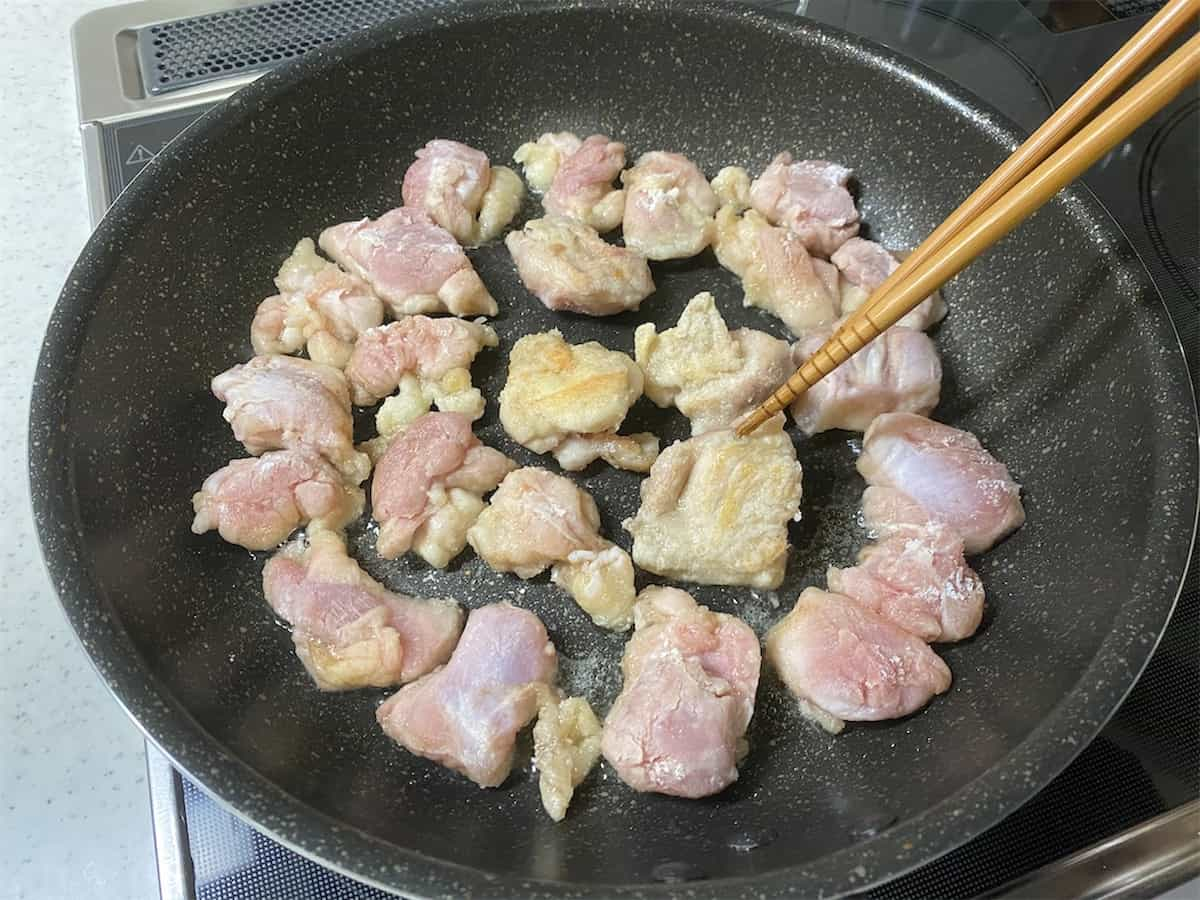 しにゃさんの「鶏もも肉とかぼちゃの甘辛チーズ炒め」レシピ 工程7