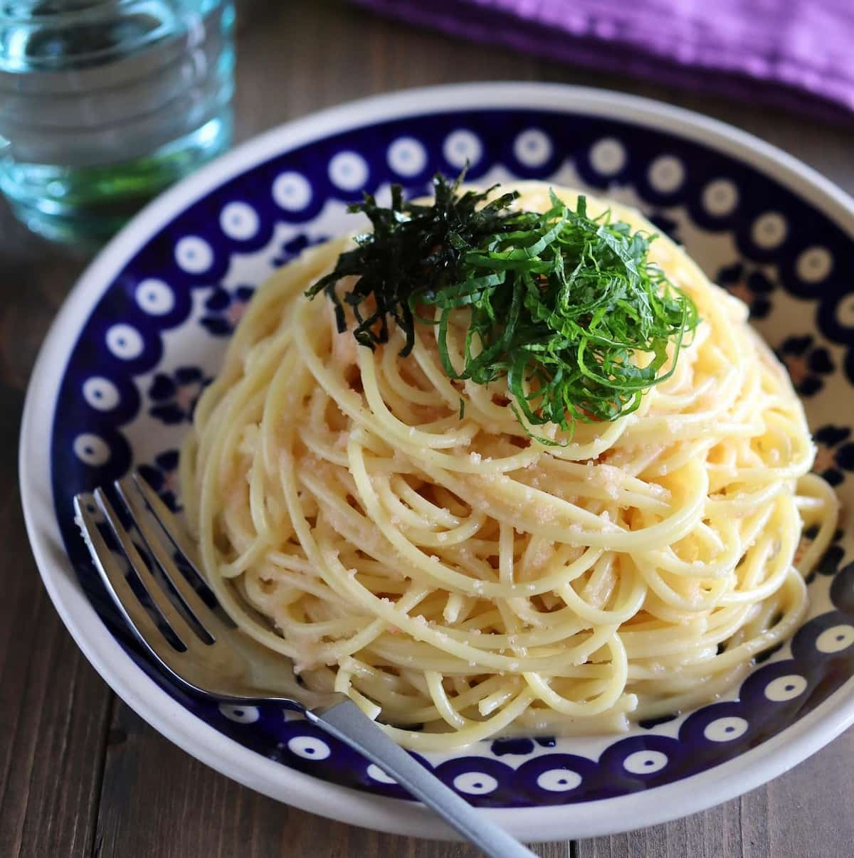 青じその香りで後味さっぱり♪「明太子＆たらこパスタ」レシピ