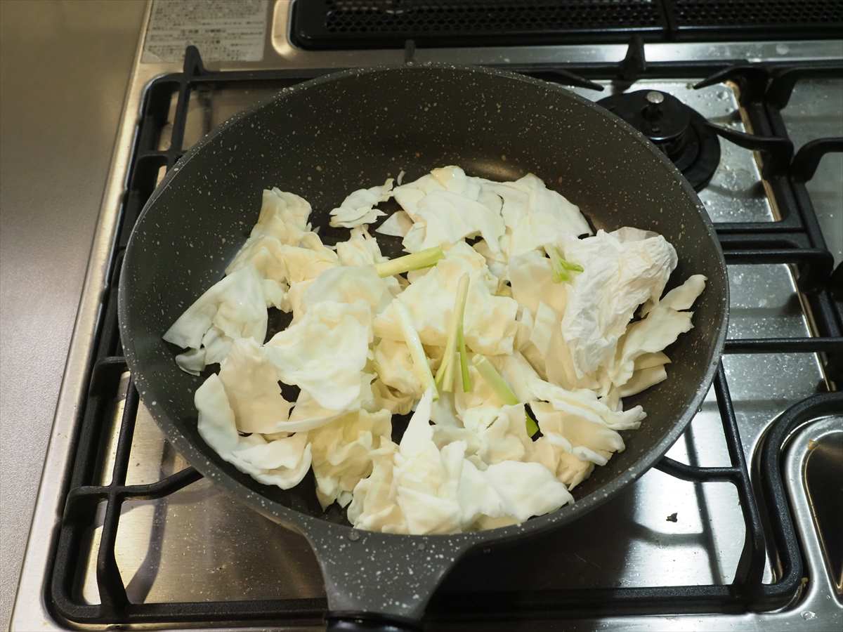 鶏むね肉のコチュジャン漬け焼き、コチュジャンのまろやかな辛味と旨味が鶏むね肉に効く