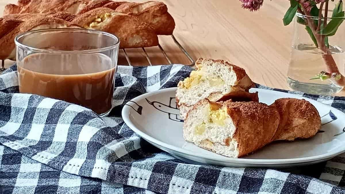 秋の夜長のご自愛パン！やさしい甘さの「焼き芋シナモンパン」レシピ