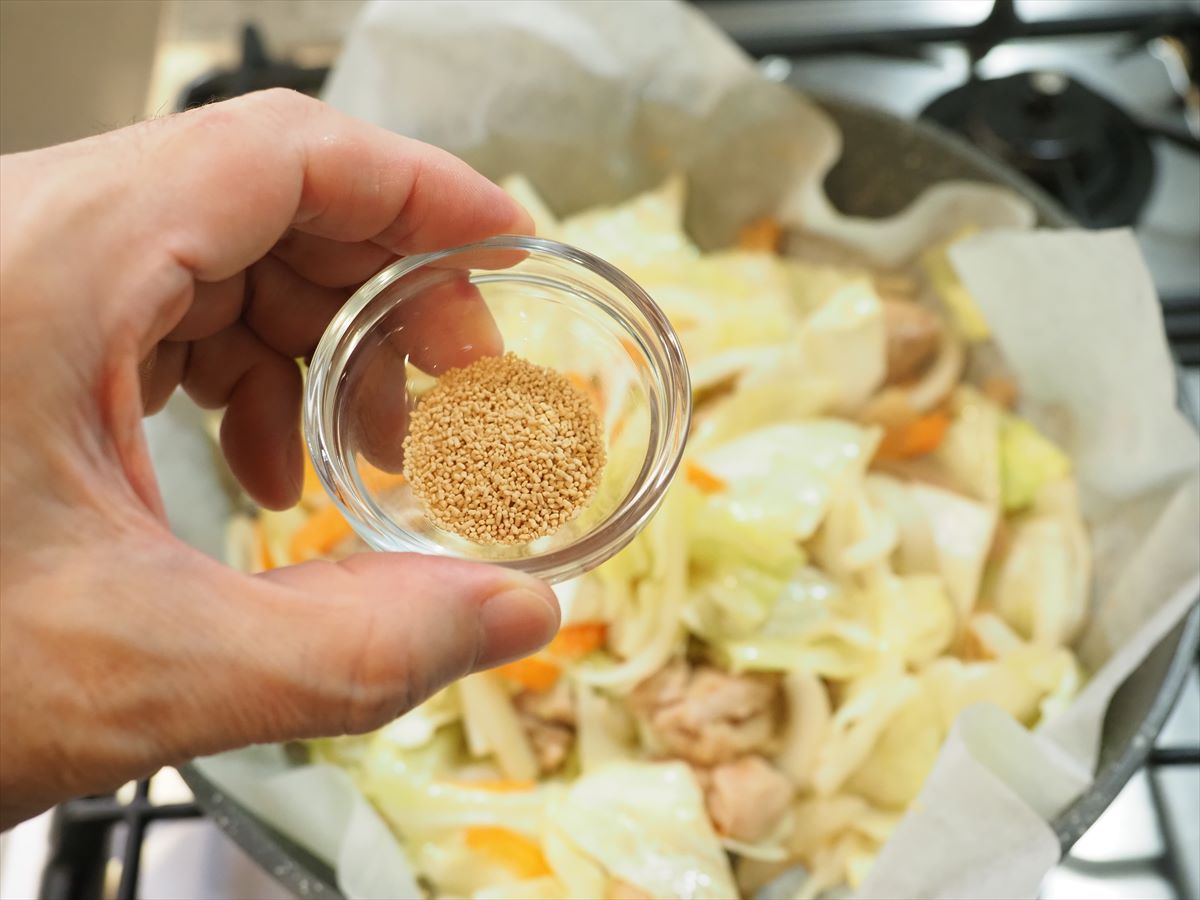 鶏ちゃん焼き、野菜たっぷり、甘辛い味噌しょう油味でご飯がモリモリいけます！