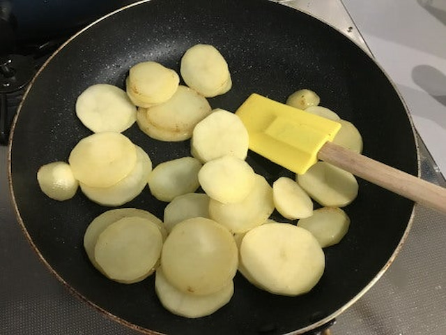 山本ゆりさんの「ポテトグラタン」レシピ