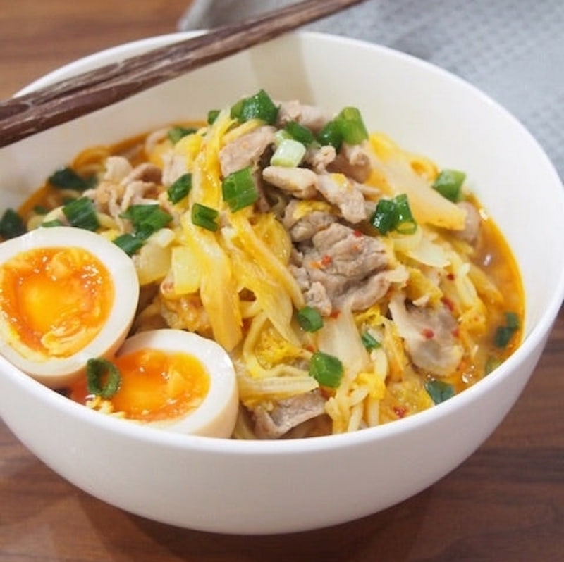 「インスタント麺」にひと手間加えるだけ！10分で作れる絶品ラーメン