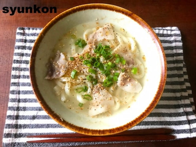 山本ゆりさんの「豚塩だれうどん」レシピ