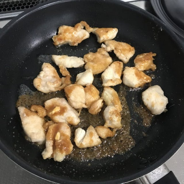 山本ゆりさんの「みそ照り焼きチキン」レシピ