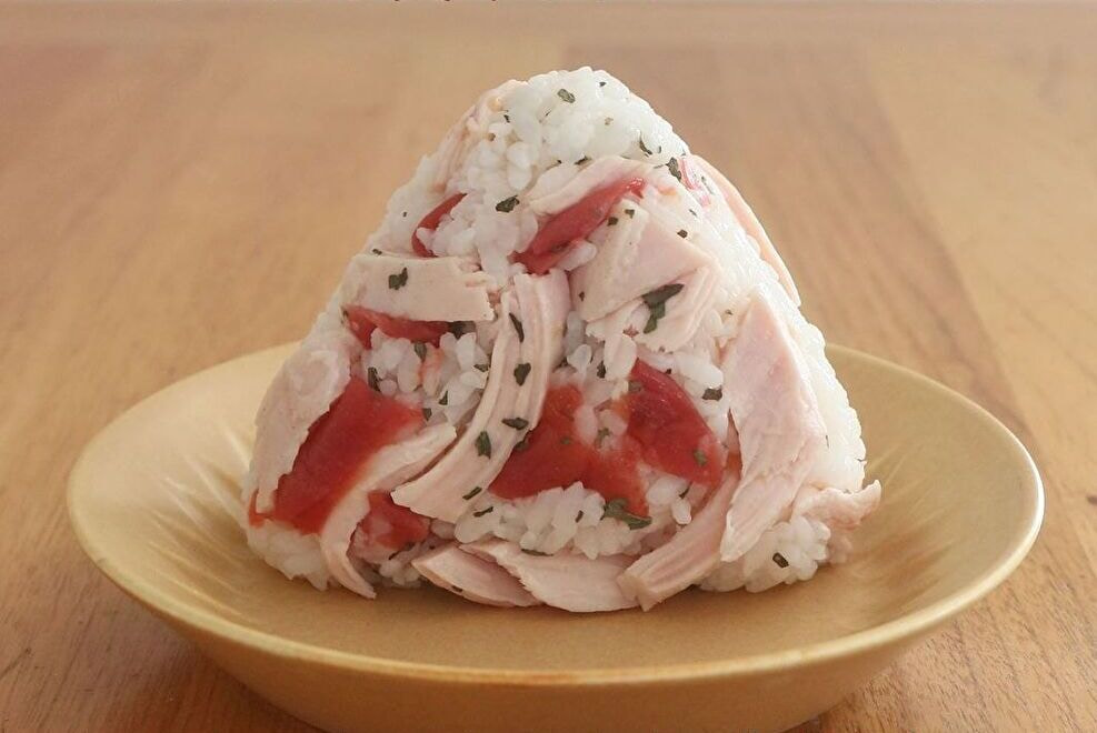 おにぎりやスープも！「サラダチキン」のおすすめアレンジ