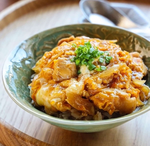 ほぼ10分で大満足の味！ふわとろ「親子丼」バリエ