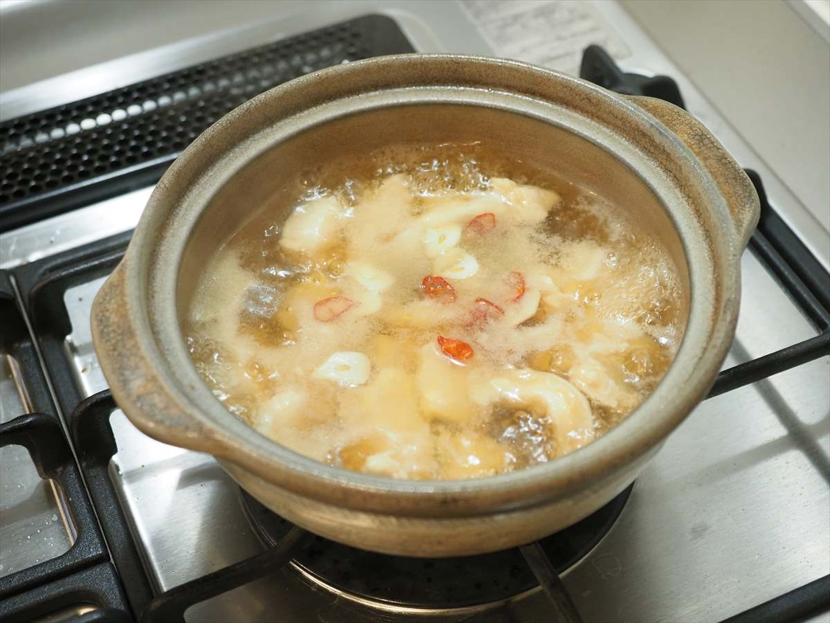 鶏むね肉とブロッコリーの鍋焼きトマトパスタ