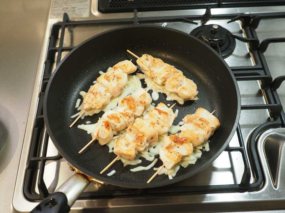 鶏むね肉でチーズの羽根つき焼き鳥