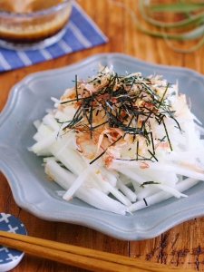 もりもり食べたい！かつおぶしが決め手の「大根サラダ」