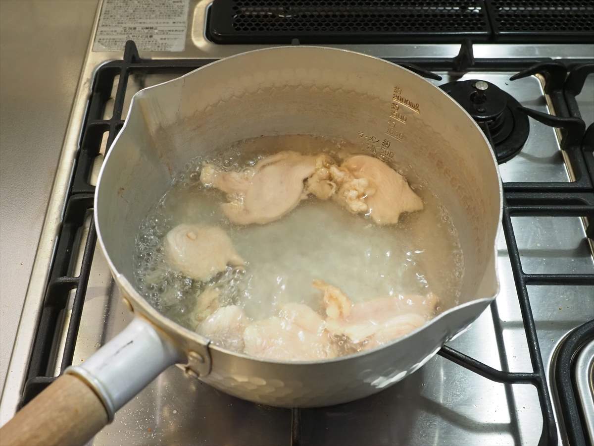 鶏むね肉と冷凍ほうれん草のチーズ味噌ラーメン