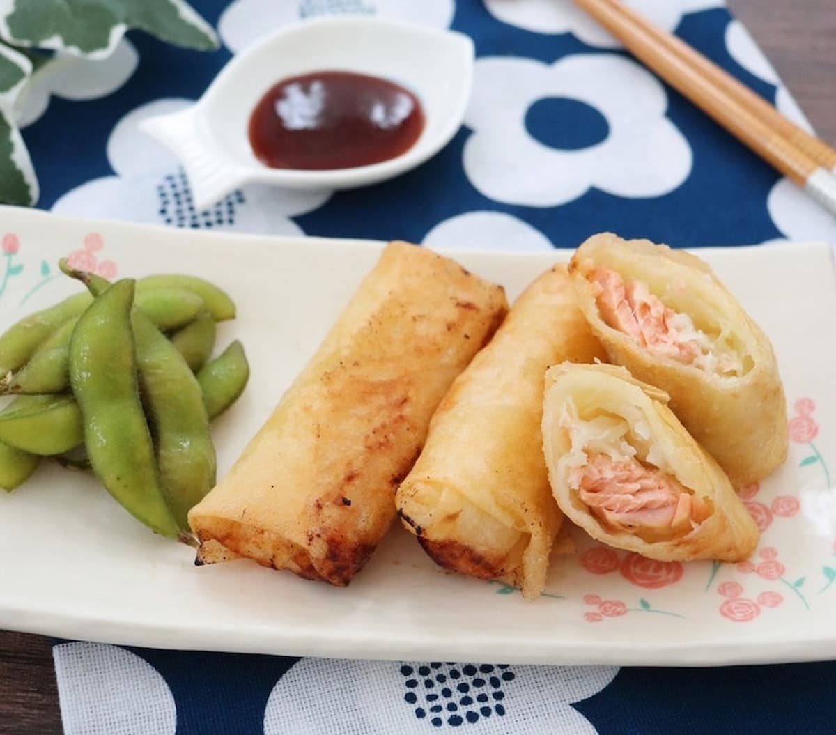 旬の鮭で作ろう♪パリパリおいしい「春巻き」レシピ