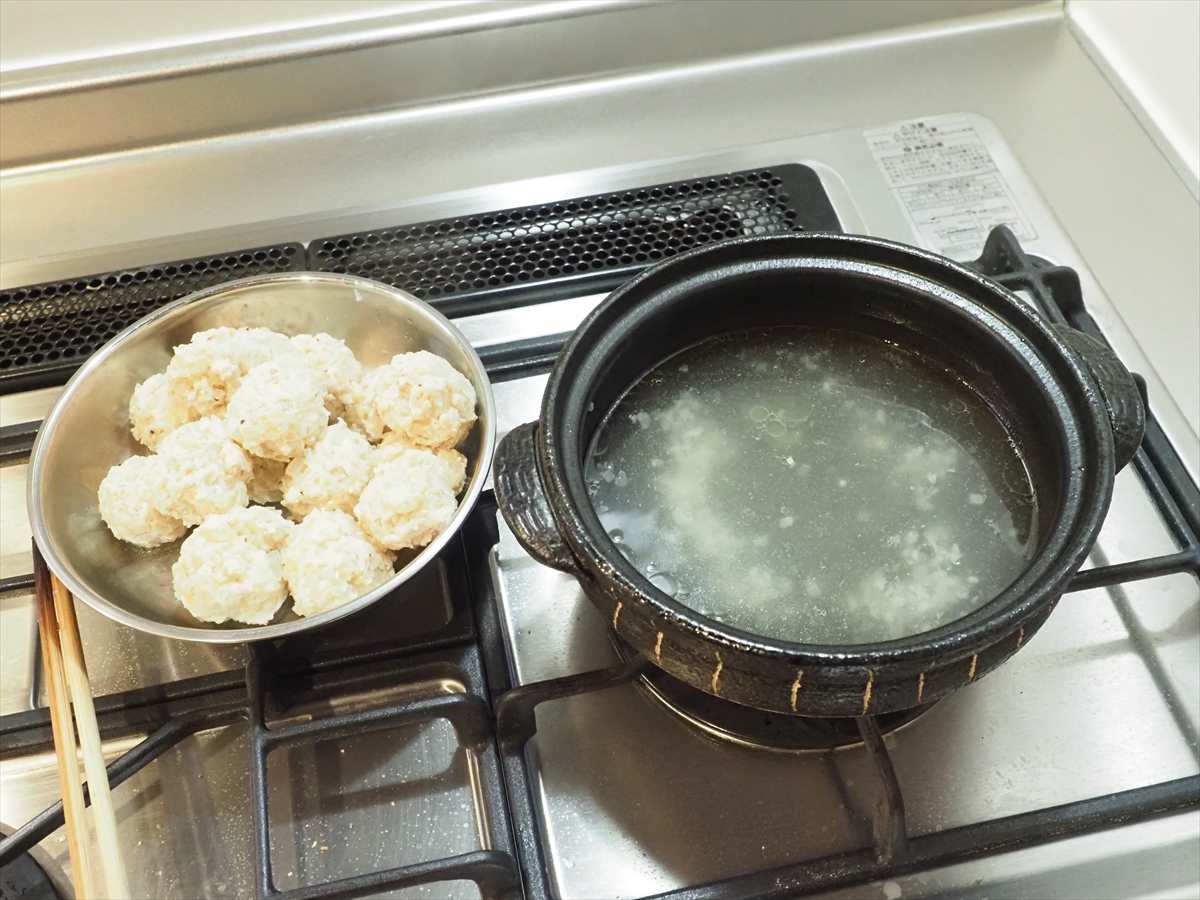 たっぷり鶏団子と白菜のカレー鍋