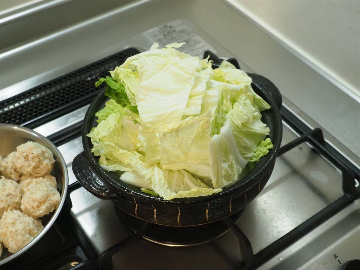 たっぷり鶏団子と白菜のカレー鍋