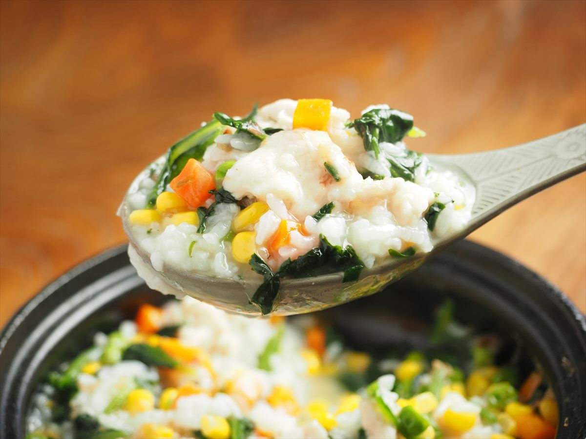 七草がなくてもOK！気分を楽しむ「ささみと彩り野菜のおかゆ」レシピ